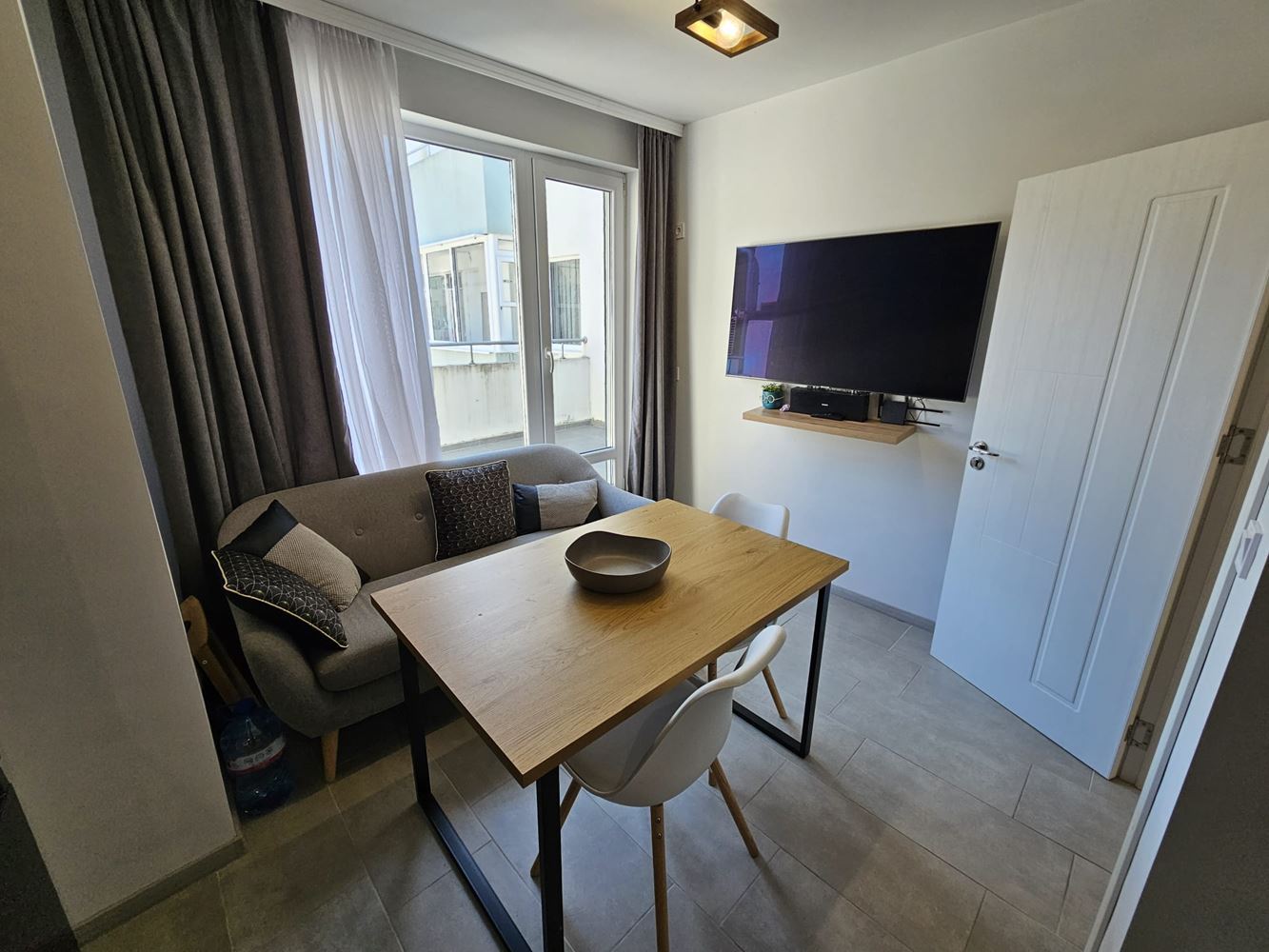 Просторен и светъл тристаен апартамент с две големи тераси в Меден Рудник – идеален за семейство или инвестиция