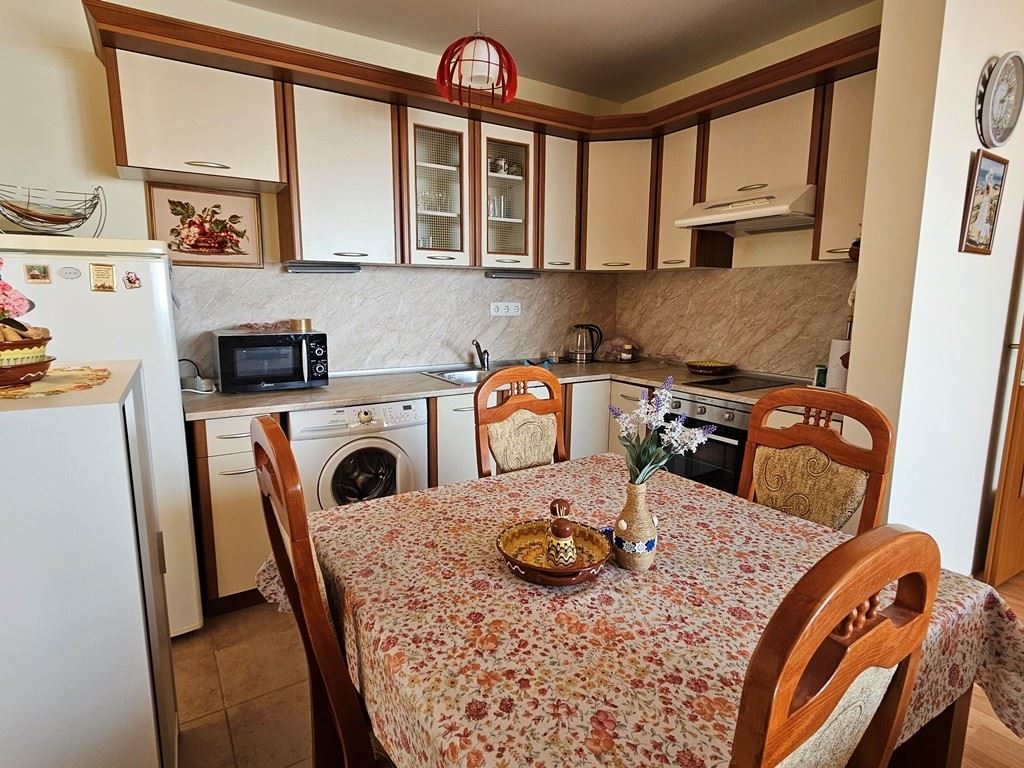 Свети Влас, първа линия море - панорамен апартамент с морска гледка от всяка стая 