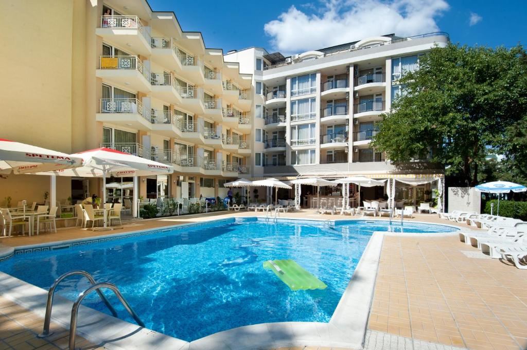 Просторен тристаен апартамент с отлични удобства и готов за нанасяне – перфектна инвестиция и комфортно жилище