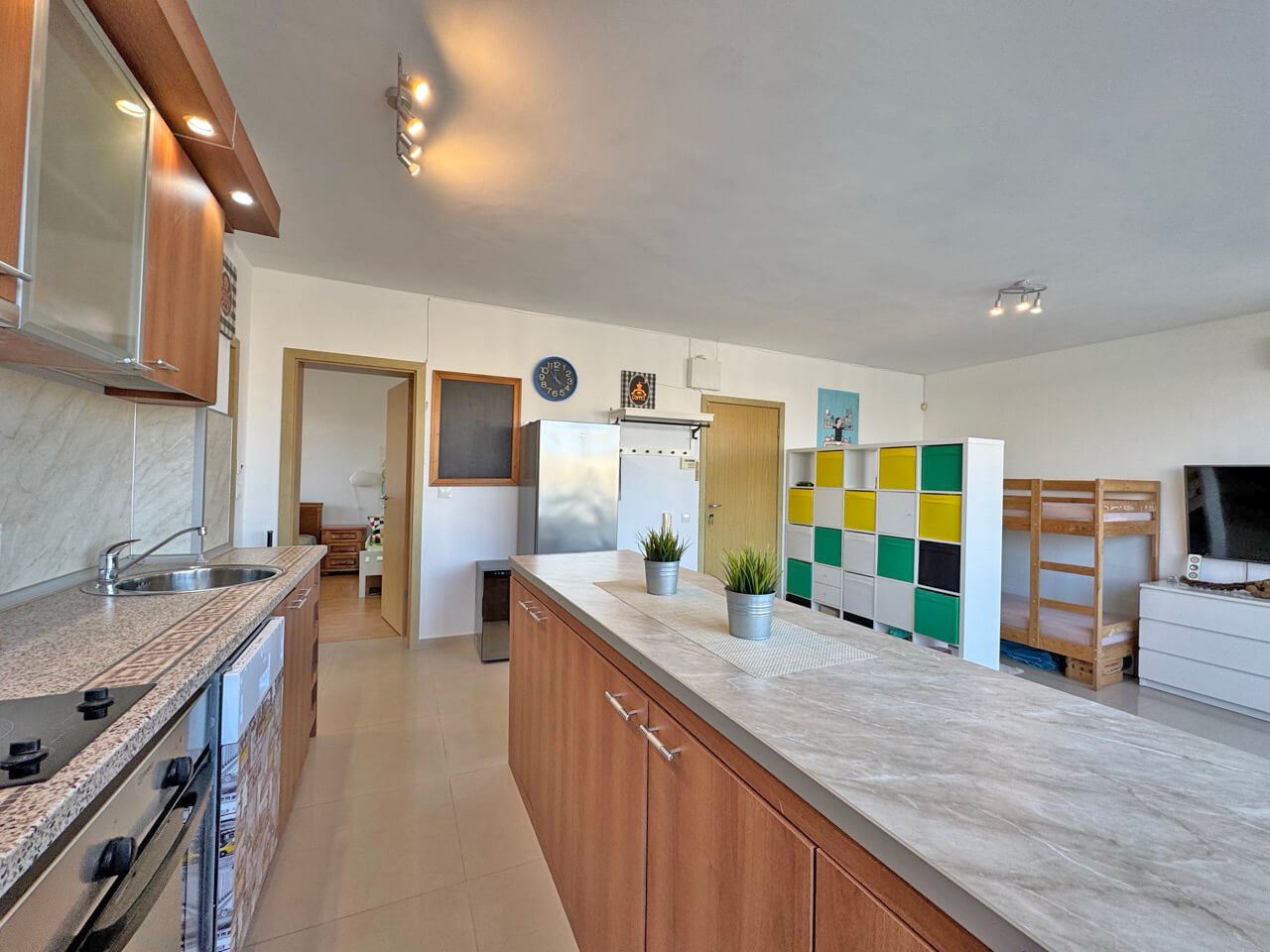 Луксозен пентхаус в Слънчев бряг с впечатляваща панорамна тераса и отлична локация