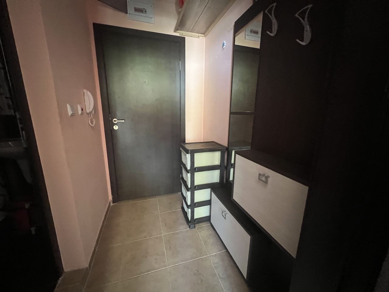 Уютно студио в сърцето на Елените – само на минути от плажа, в затворен комплекс с басейн и отлични удобства