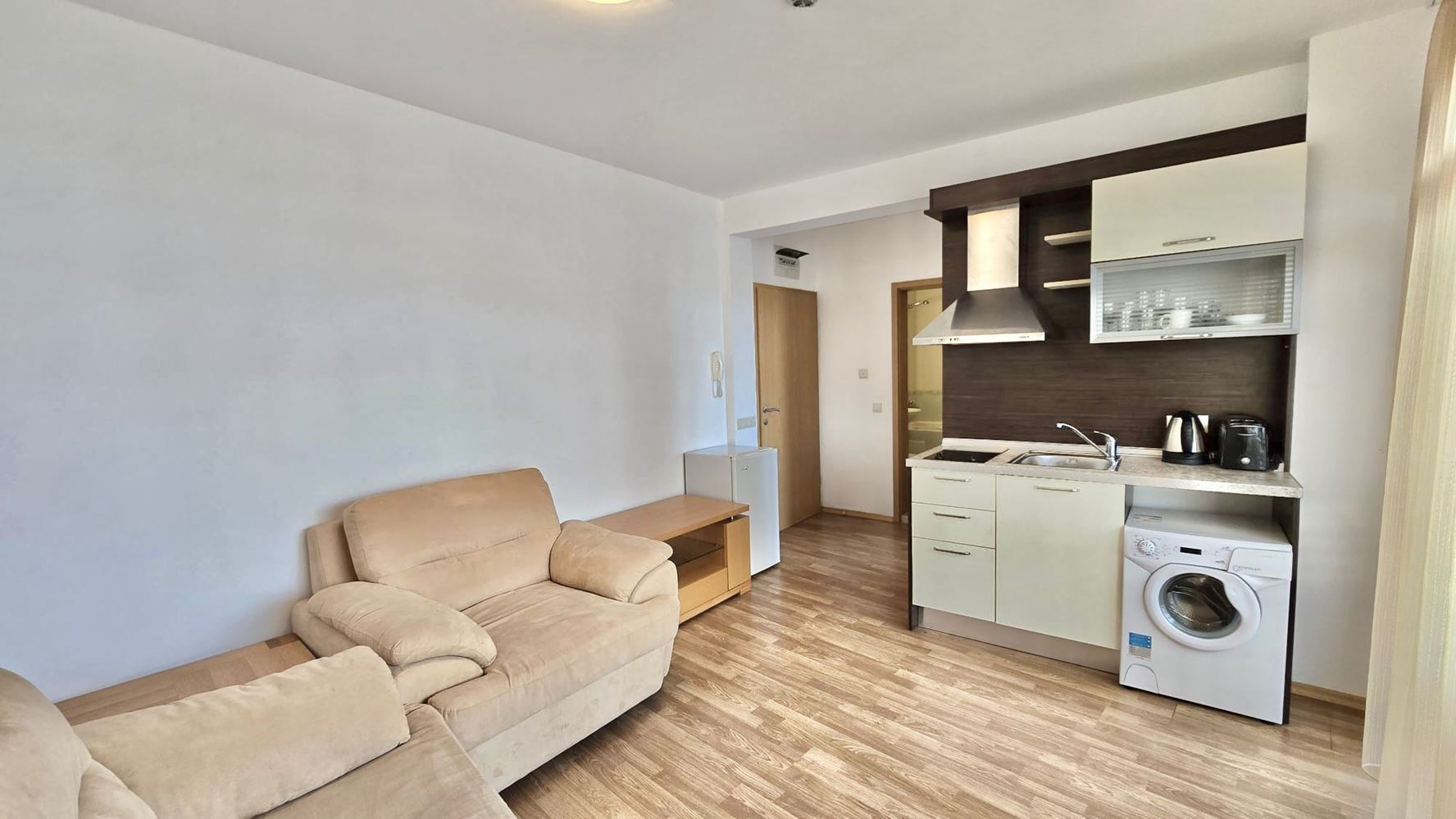 Привлекателен двустаен апартамент с гледка към басейна в Ахелой