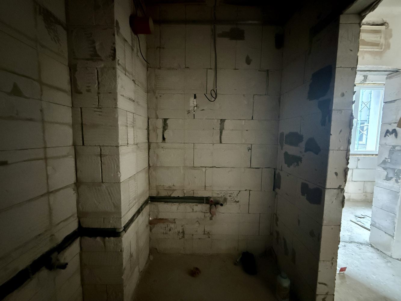 Просторно студио с морска панорама в Свети Влас – готово за завършване по ваш вкус