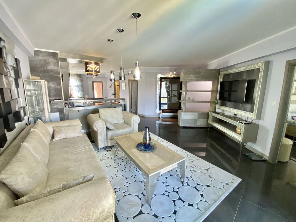 Уникален апартамент на две нива в комплекс от премиум клас в град Несебър