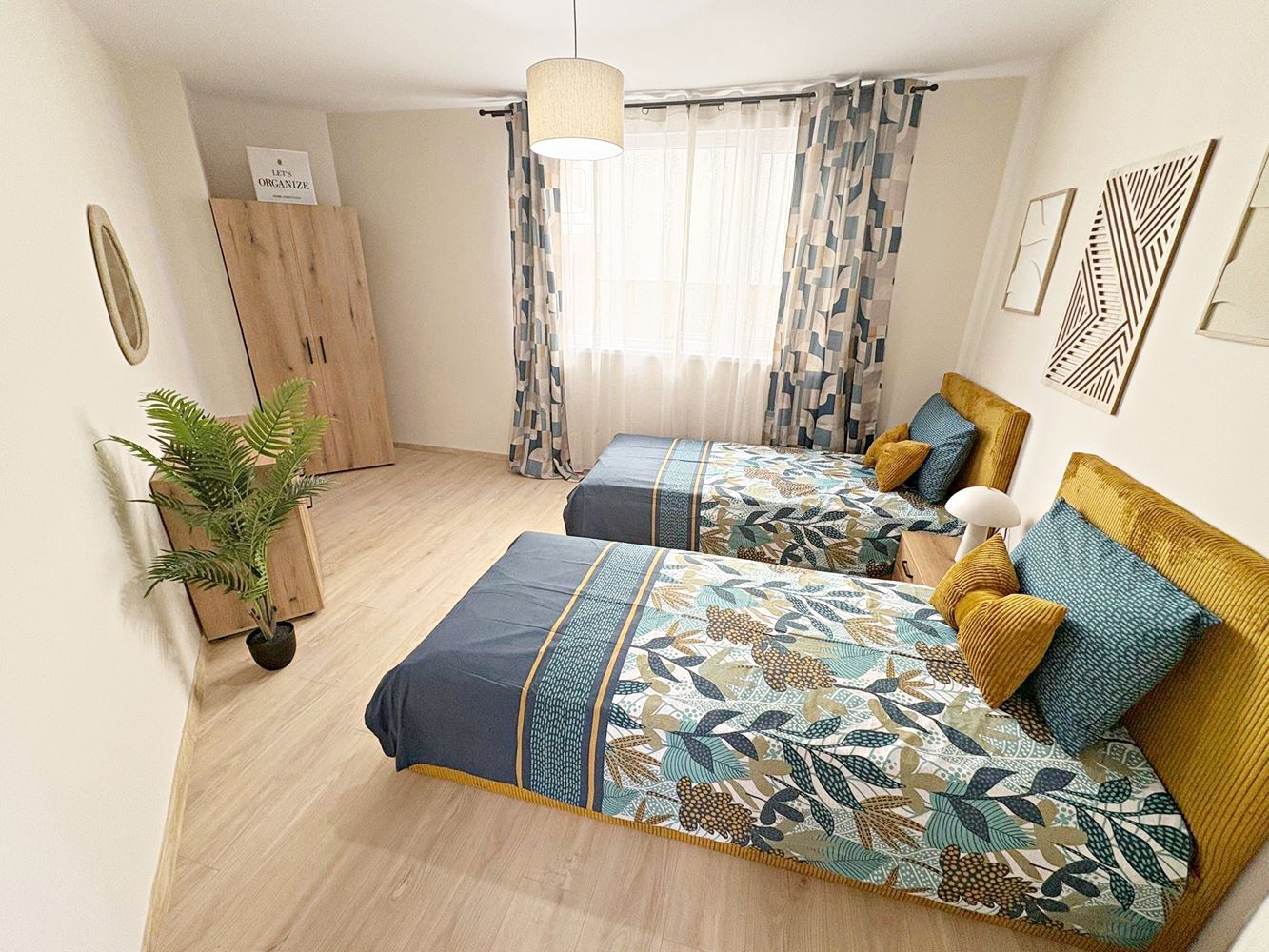 Две независими жилищни пространства с морска гледка в центъра на Свети Влас – дизайнерски интериор и собствено паркомясто