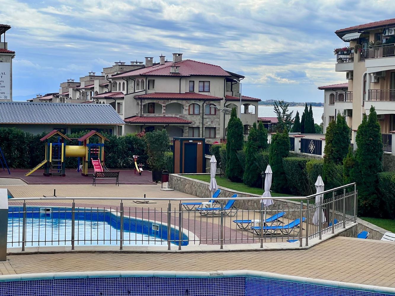 Студио с дизайнерски ремонт в Свети Влас – само на 200 м от морето