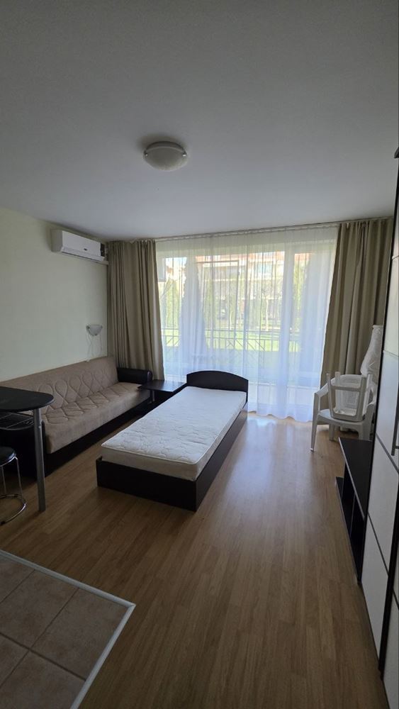 Практично и уютно студио на Слънчев бряг – уют и спокойствие с гледка към басейна