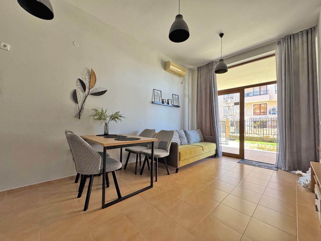 Двустаен апартамент в Свети Влас – уют, комфорт и напълно обзаведен дом в престижен комплекс