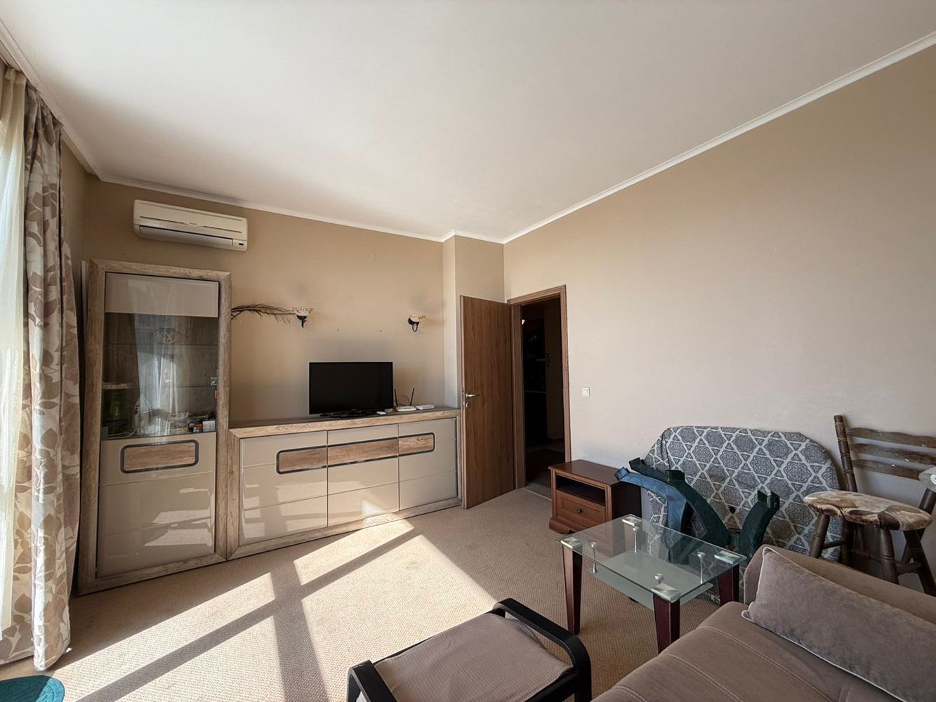 Луксозен двустаен апартамент с панорамна морска гледка в Поморие