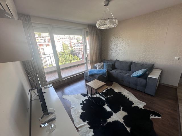 Пентхаус с панорамна морска гледка и собствен плажен достъп в Свети Влас