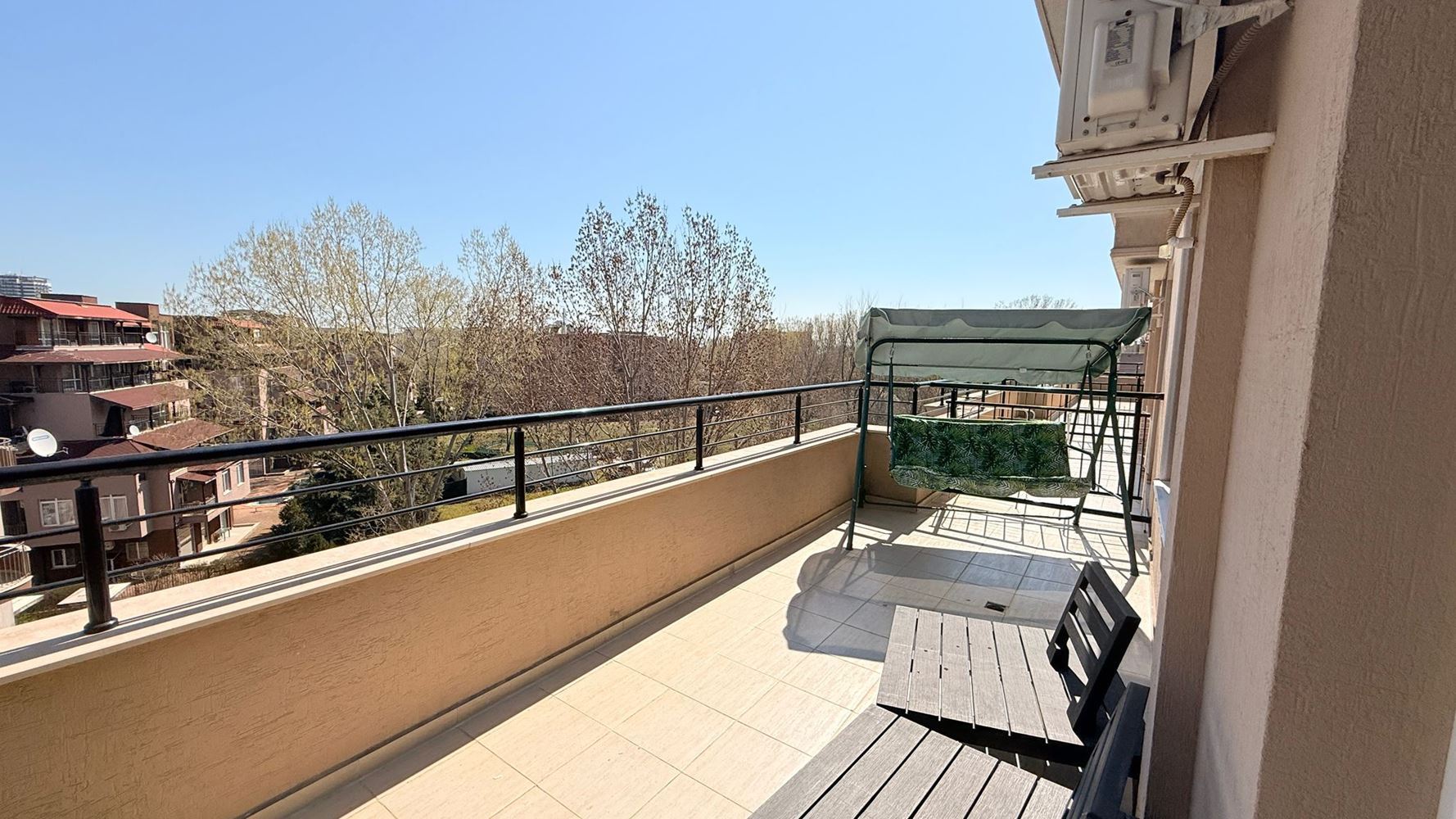 Луксозен мезонет с три спални в сърцето на Слънчев бряг – простор, стил и комфорт на две нива