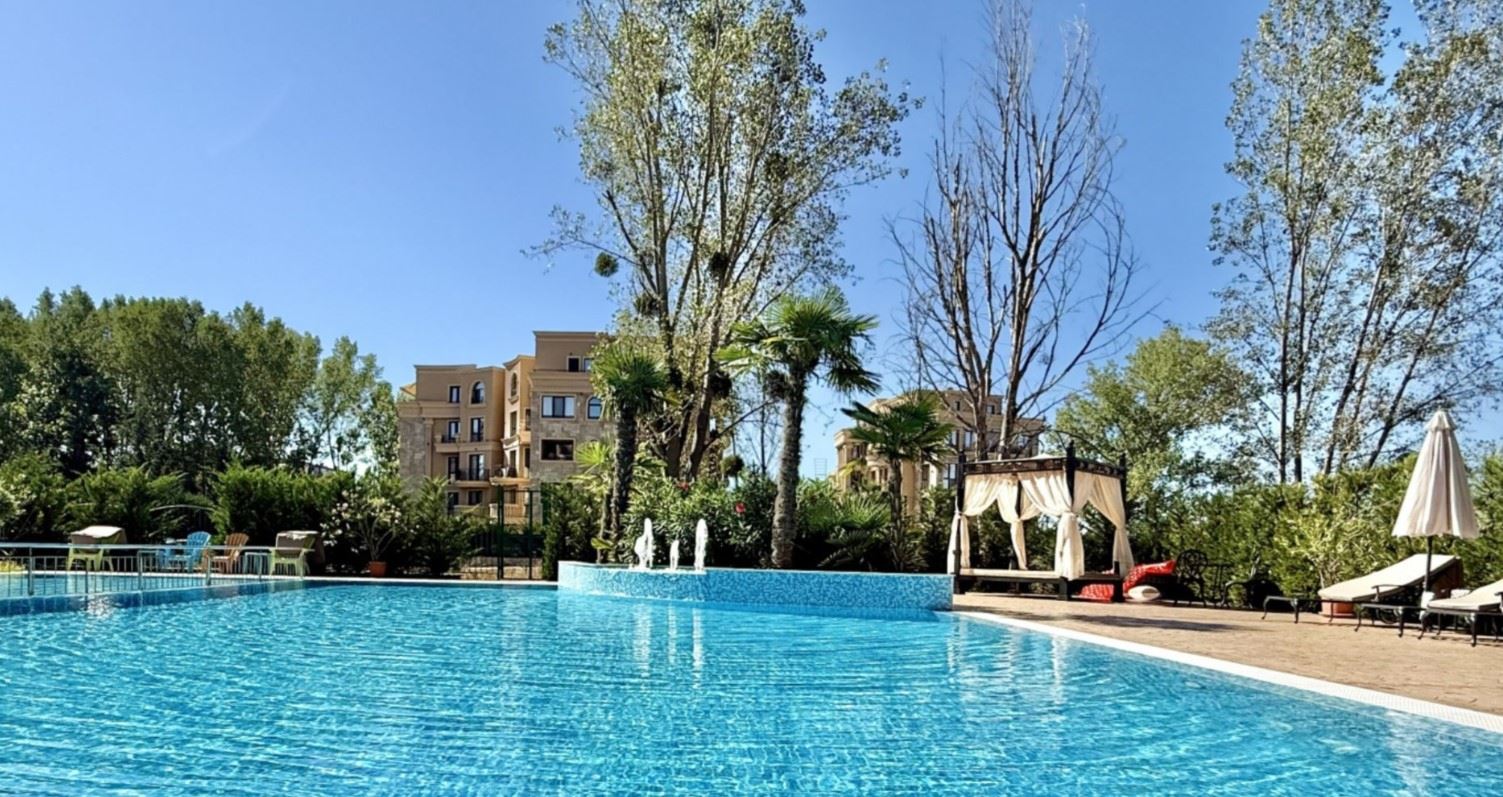 Пентхаус с впечатляваща тераса и панорамна гледка – стил и простор на последния етаж