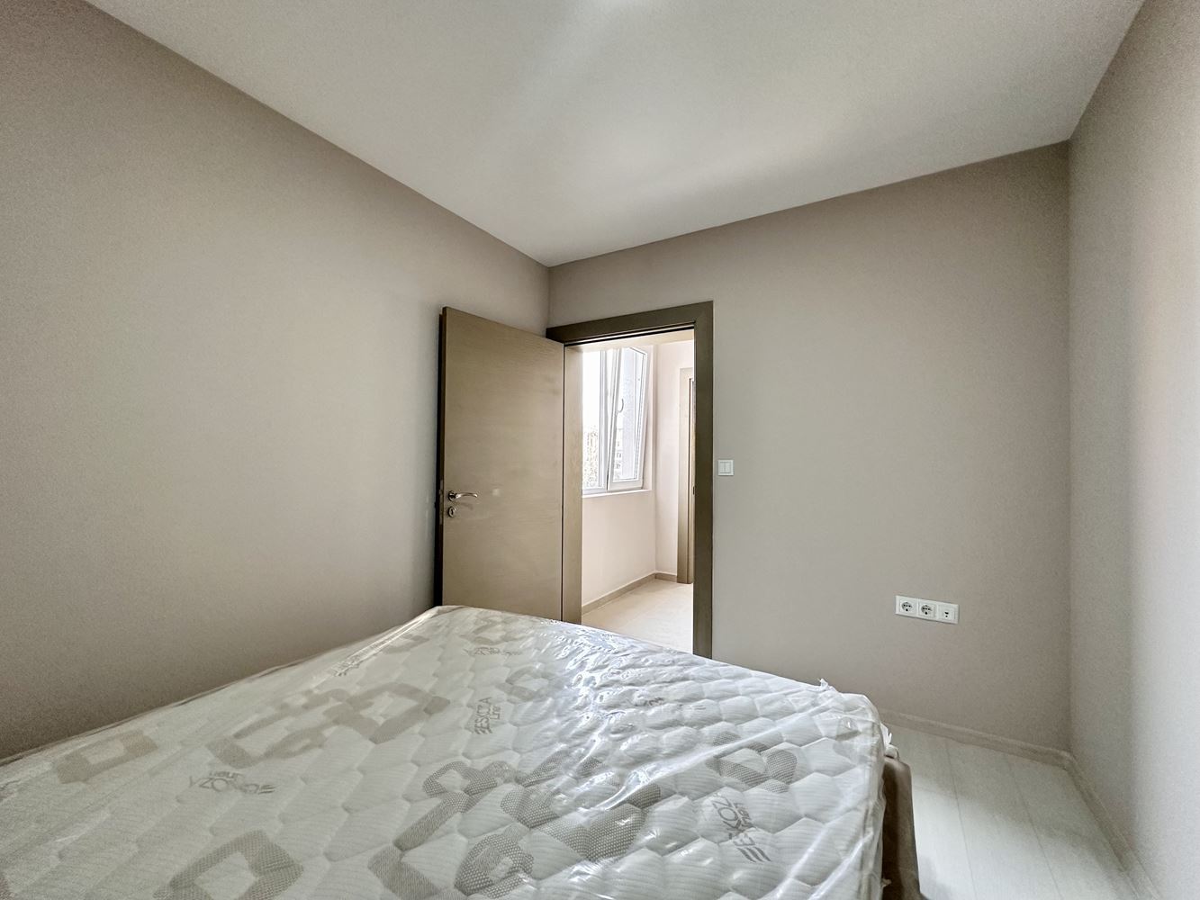 Уютен двустаен апартамент с гледка към басейн и зелени площи в Слънчев бряг – готов за ползване