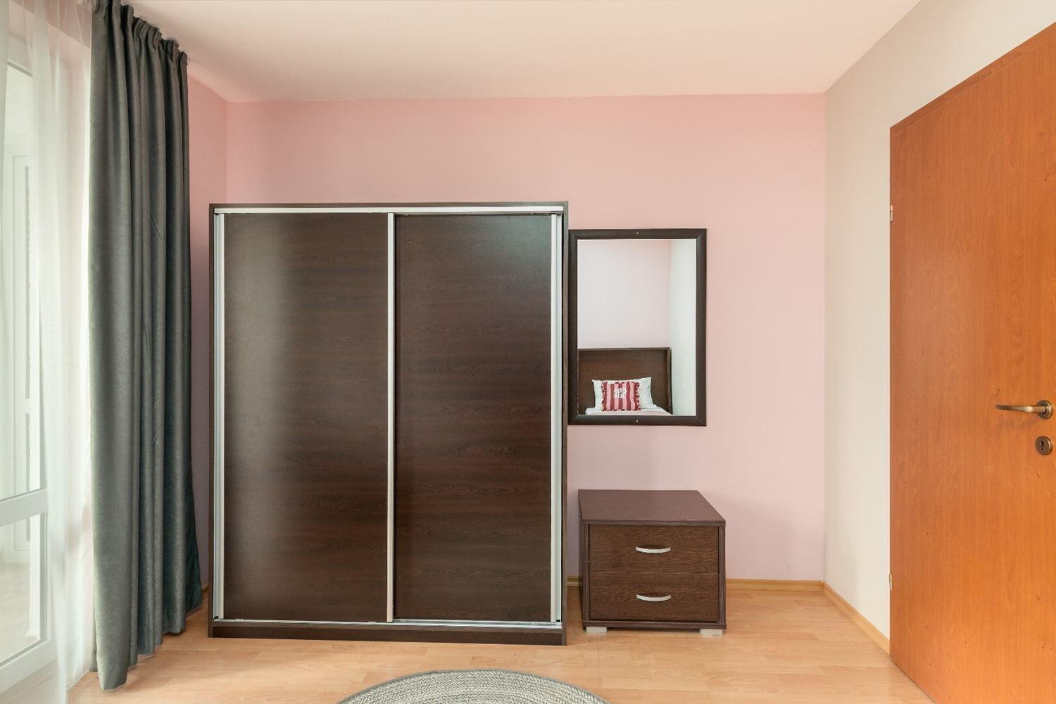 Стилен тристаен апартамент на първа линия с директна гледка море в Свети Влас – простор, лукс и пълни удобства