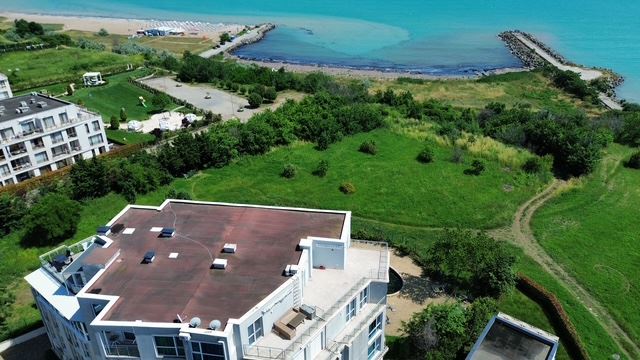 Двустаен апартамент на първа линия в Сарафово – комфорт, стил и морска атмосфера в комплекс