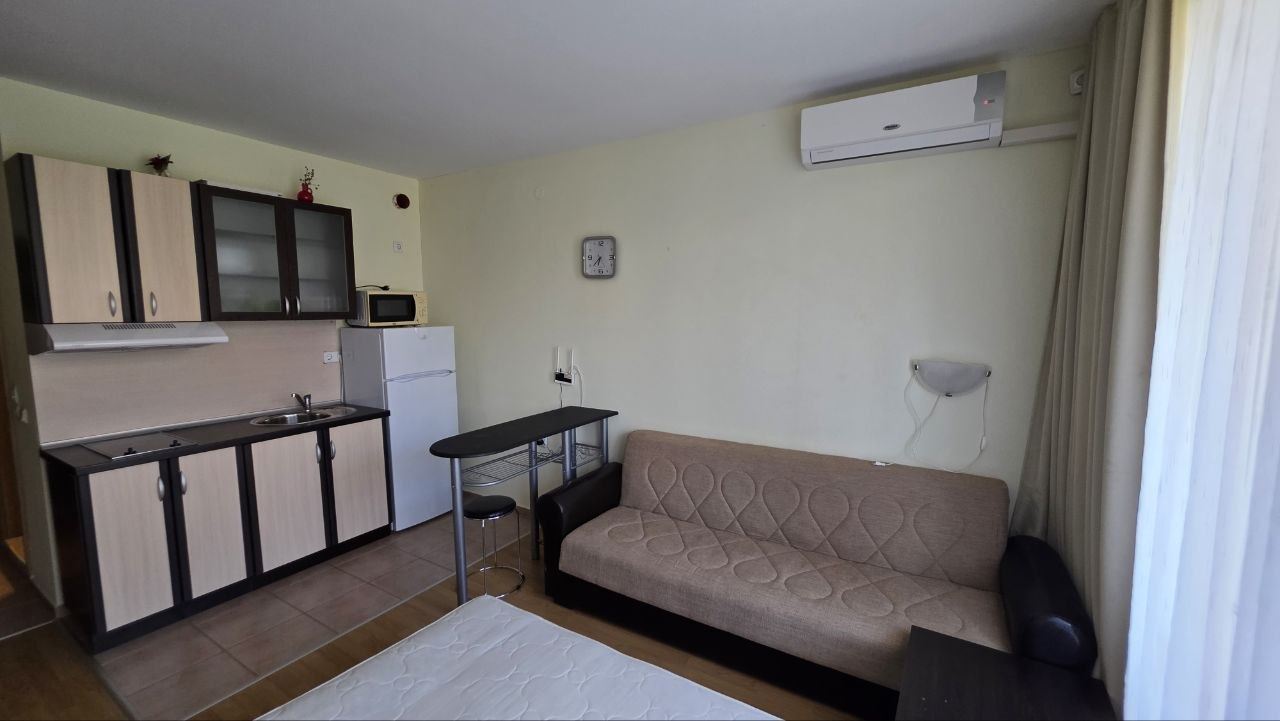 Практично и уютно студио на Слънчев бряг – уют и спокойствие с гледка към басейна