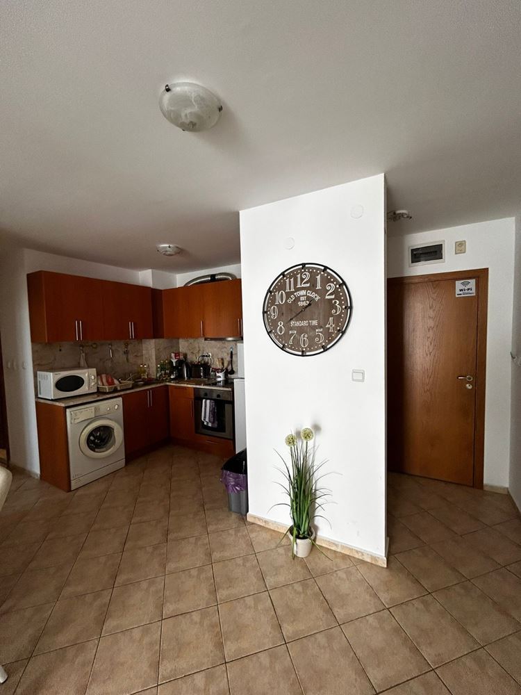 Просторен и стилно обзаведен двустаен апартамент в сърцето на Слънчев бряг – идеален за живеене или инвестиция