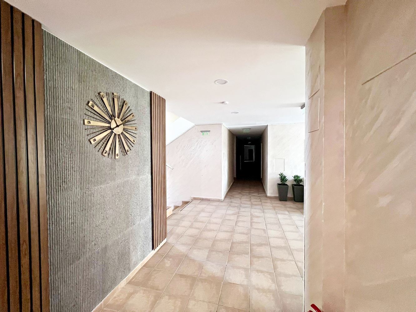 Стилен двустаен апартамент с ниска такса поддръжка в отличен комплекс в Слънчев бряг – готов за нанасяне или инвестиция