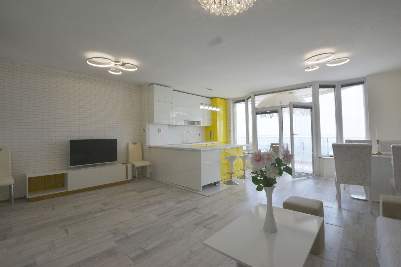 Луксозен тристаен апартамент с морска гледка на първа линия в Равда – 114 м², две тераси и пълен комфорт