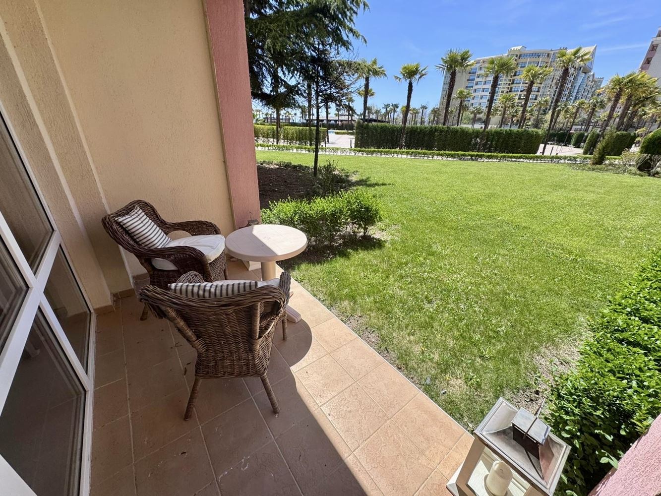 Луксозен двустаен апартамент в престижен комплекс на първа линия - комфорт, стил и безкрайни удобства