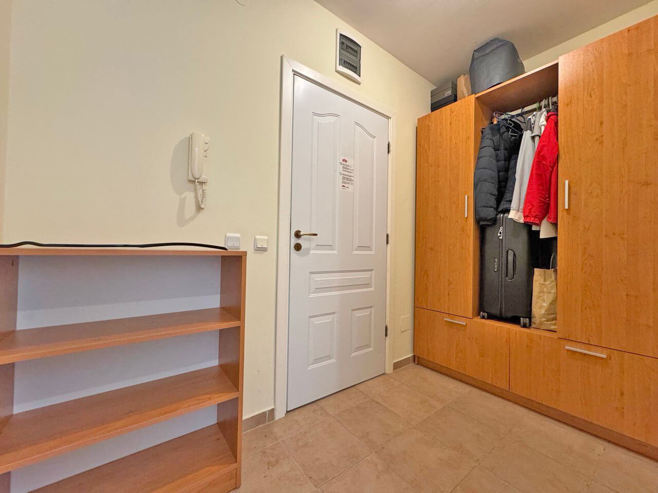 Просторен двустаен апартамент с гледка към басейна в Слънчев бряг