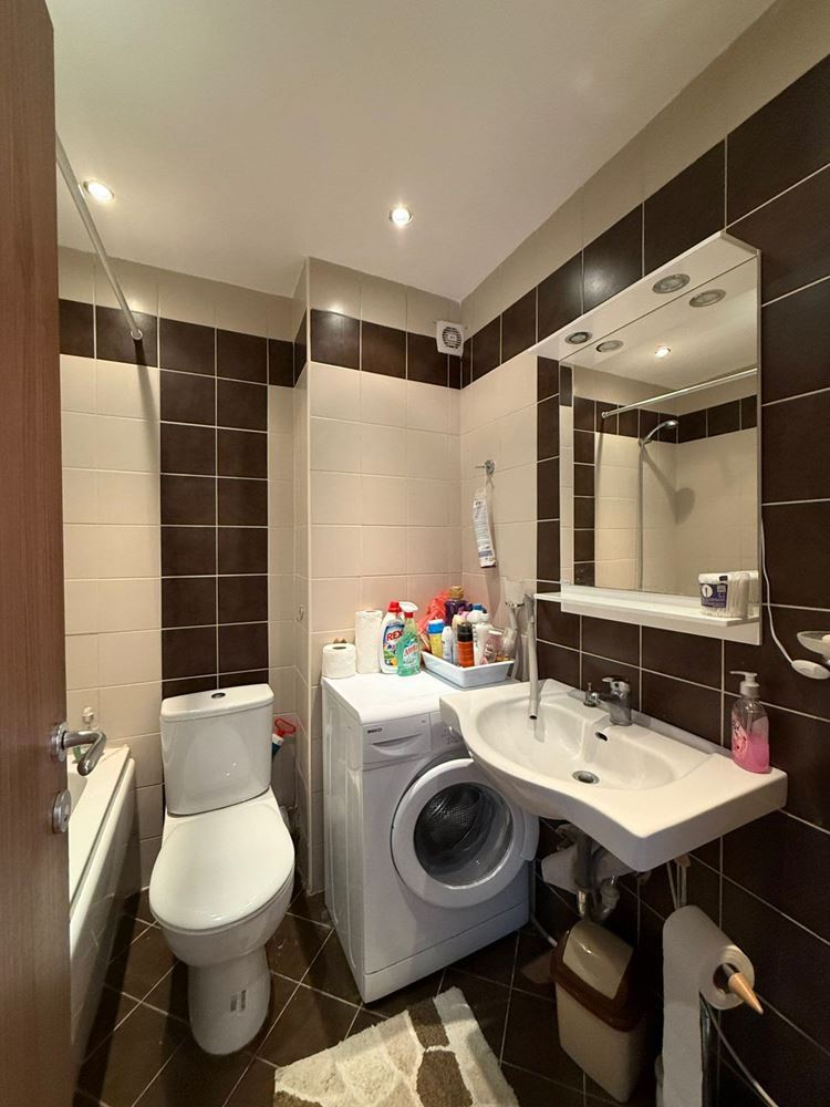 Луксозен двустаен апартамент с панорамна морска гледка в Поморие