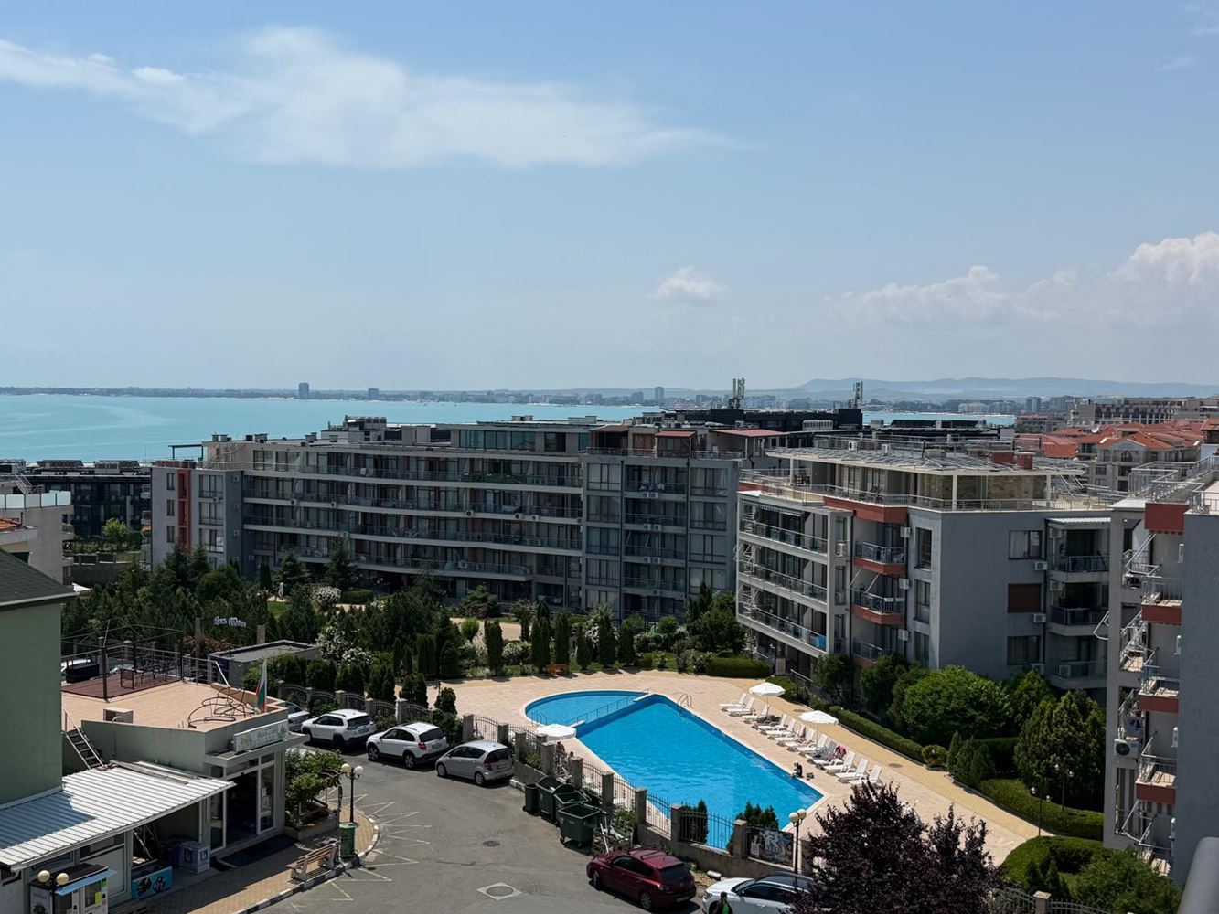 Просторен апартамент с две спални и панорамна морска гледка в Свети Влас