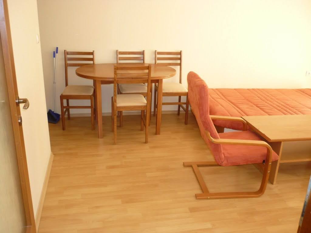 Обзаведен двустаен апартамент на първа линия с морска гледка в Елените