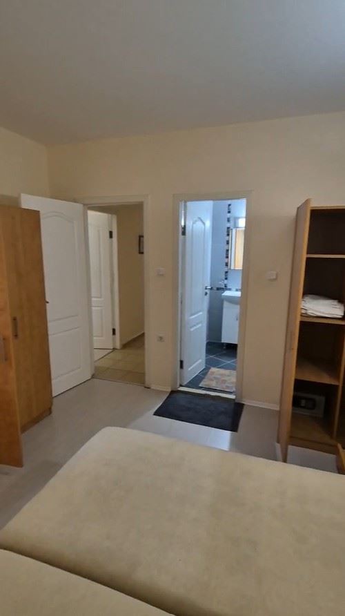 Просторен тристаен апартамент в Слънчев бряг – напълно обзаведен, отлична локация и готов за доходоносна инвестиция