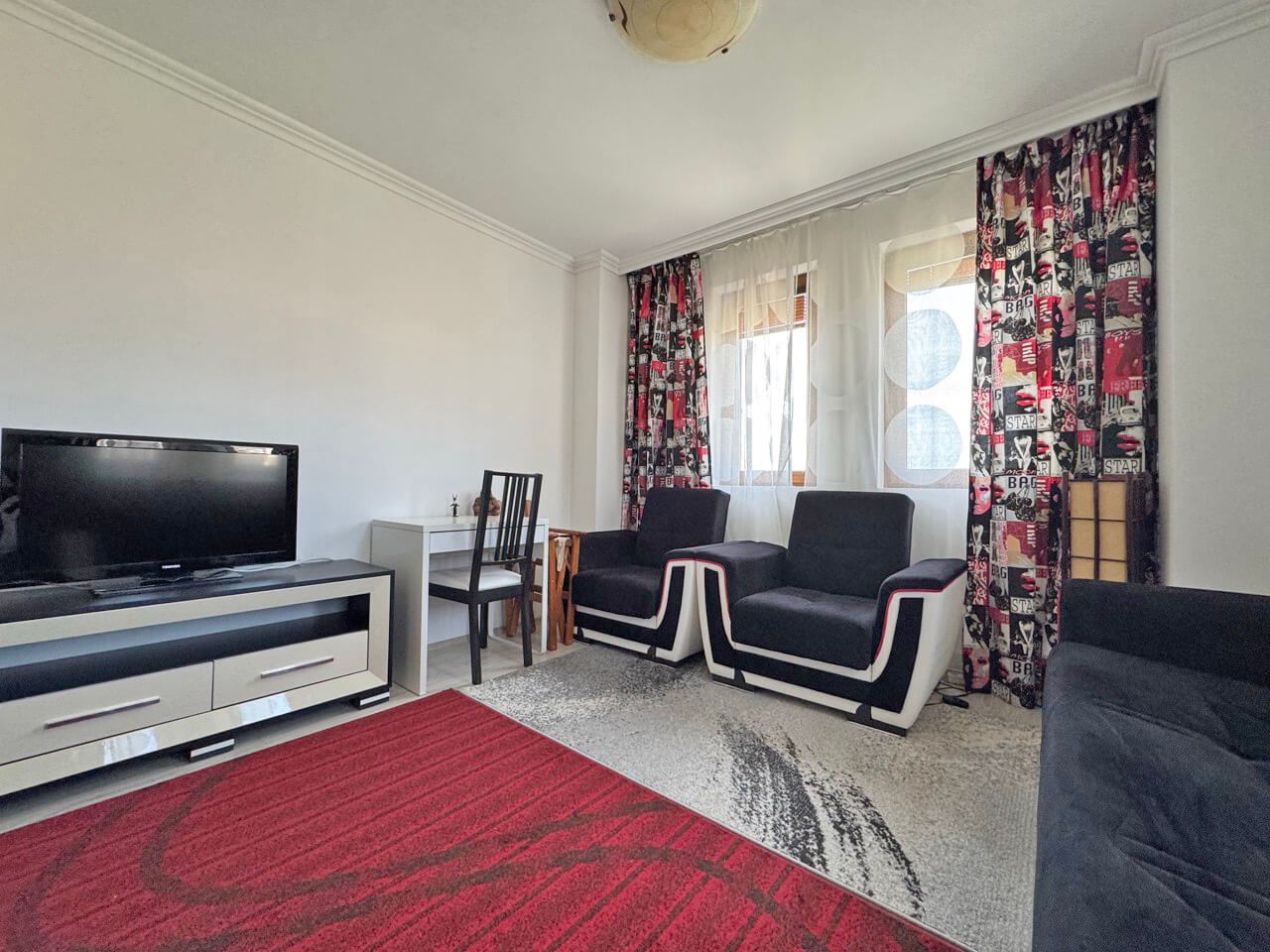 Просторен тристаен апартамент в бутиков комплекс на метри от морето в Свети Влас