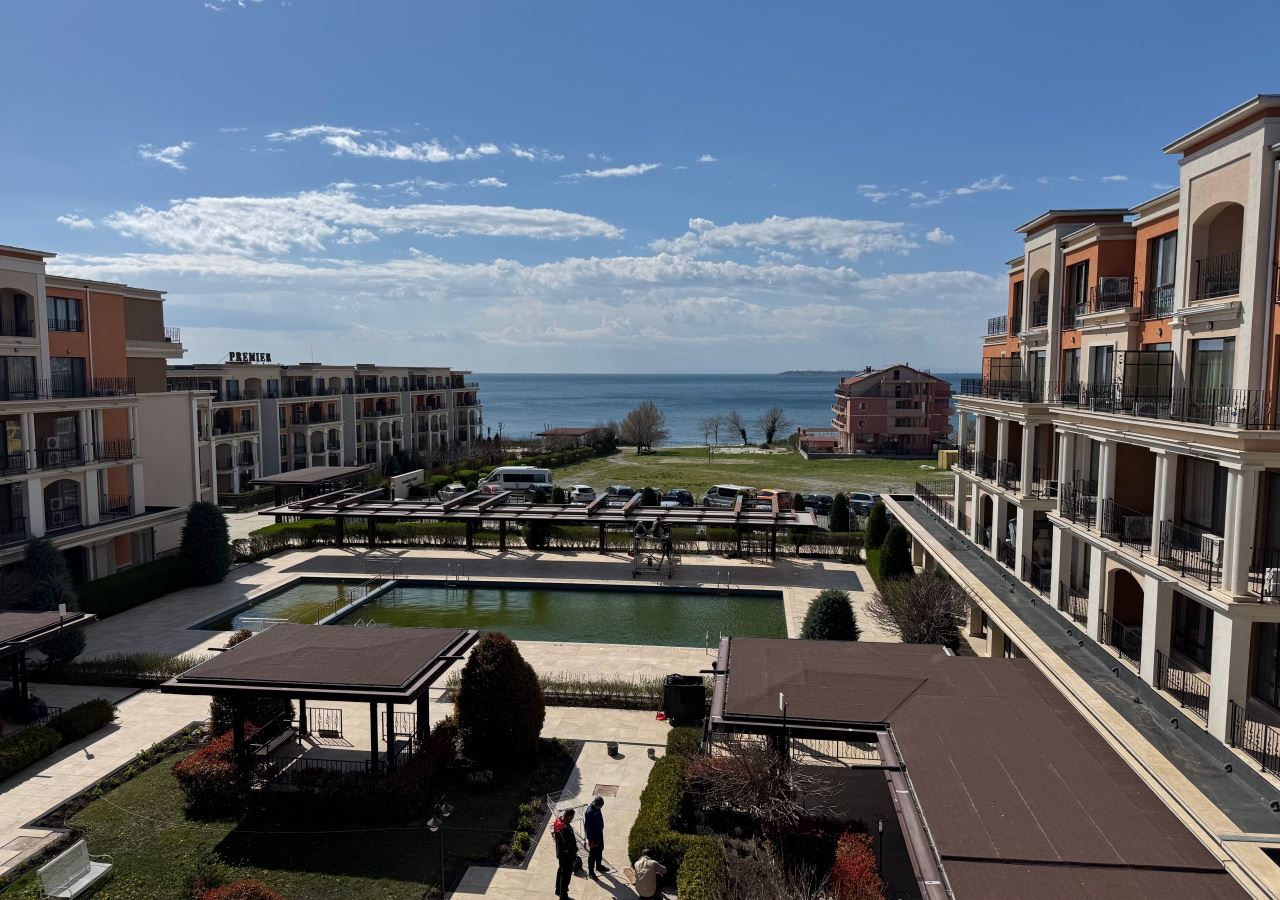 Студио на първа линия с гледка море в луксозен комплекс – напълно обзаведено и готово за ползване