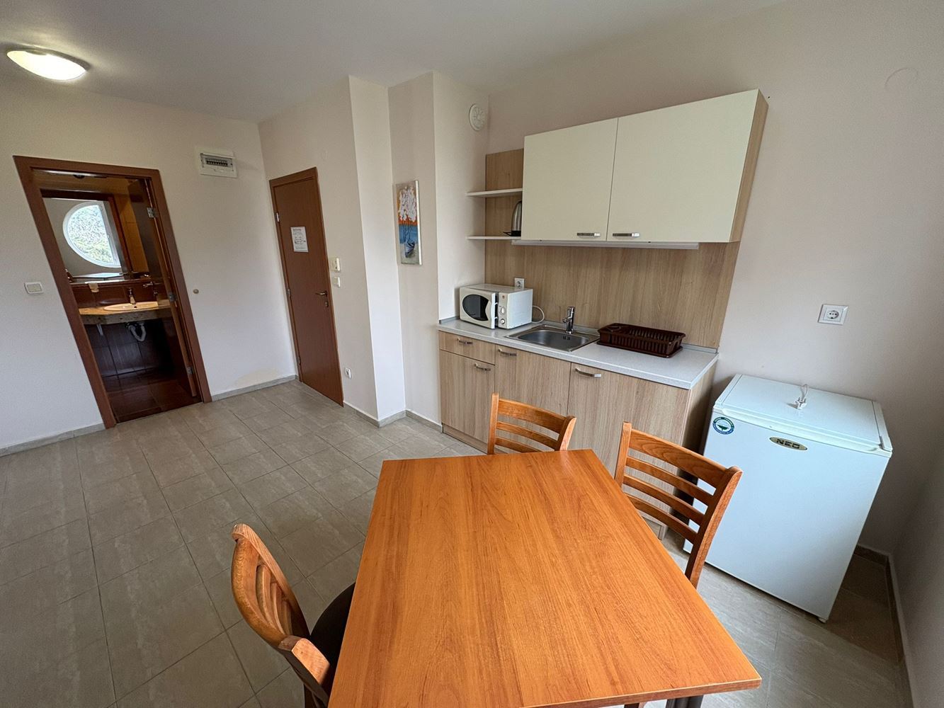 Просторен тристаен апартамент с отлични удобства и готов за нанасяне – перфектна инвестиция и комфортно жилище