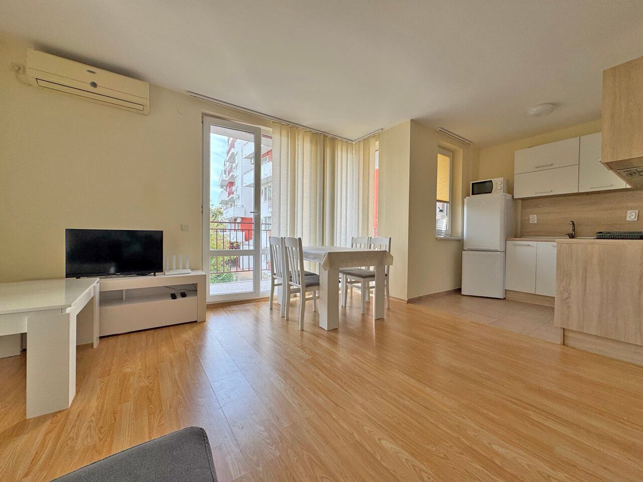 Готов за нанасяне!  Двустаен апартамент в атрактивен комплекс в Свети Влас  