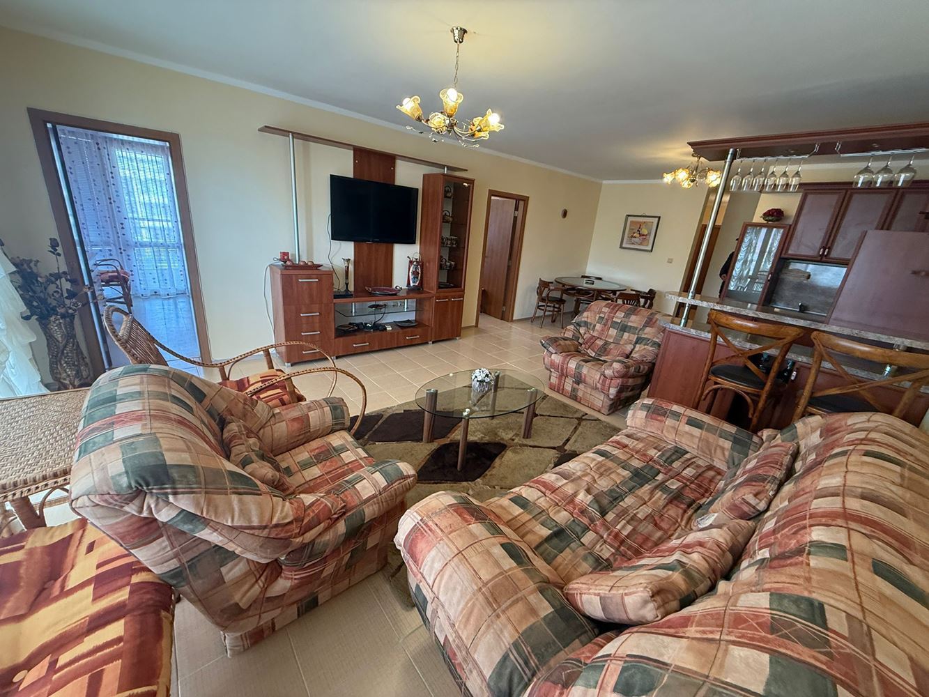 Просторен тристаен апартамент в Слънчев бряг – комфорт, природа и ниска такса поддръжка