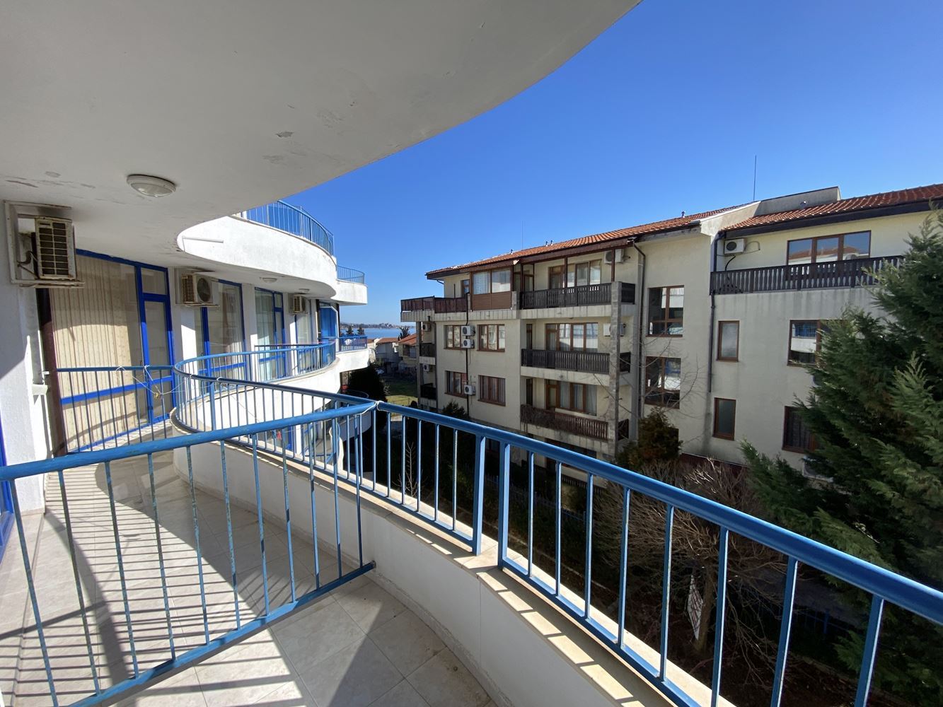 Едностаен апартамент с гледка море в комплекс "Блу Марин"