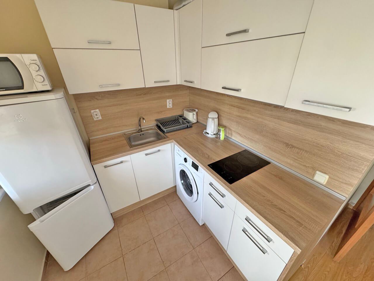 Готов за нанасяне!  Двустаен апартамент в атрактивен комплекс в Свети Влас  