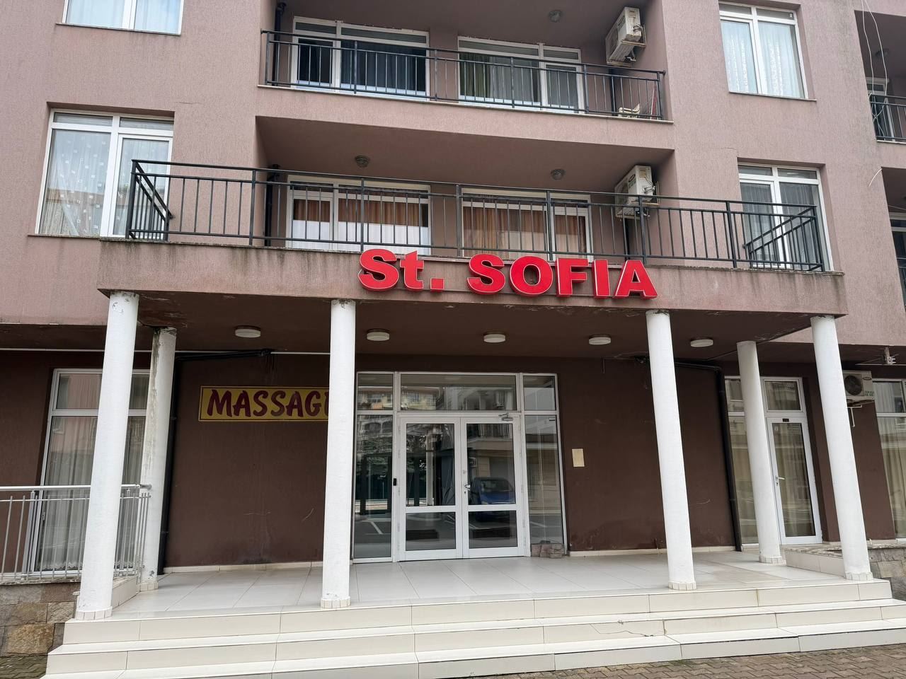 Двустаен апартамент в Слънчев бряг с отлични удобства и близост до плажа