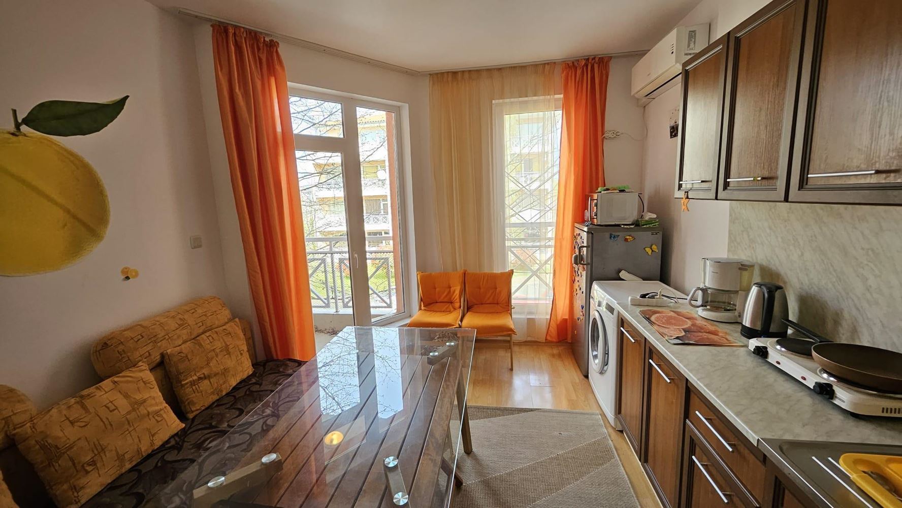 Модерен двустаен апартамент в затворен комплекс с басейни и водни атракции в района на Слънчев бряг