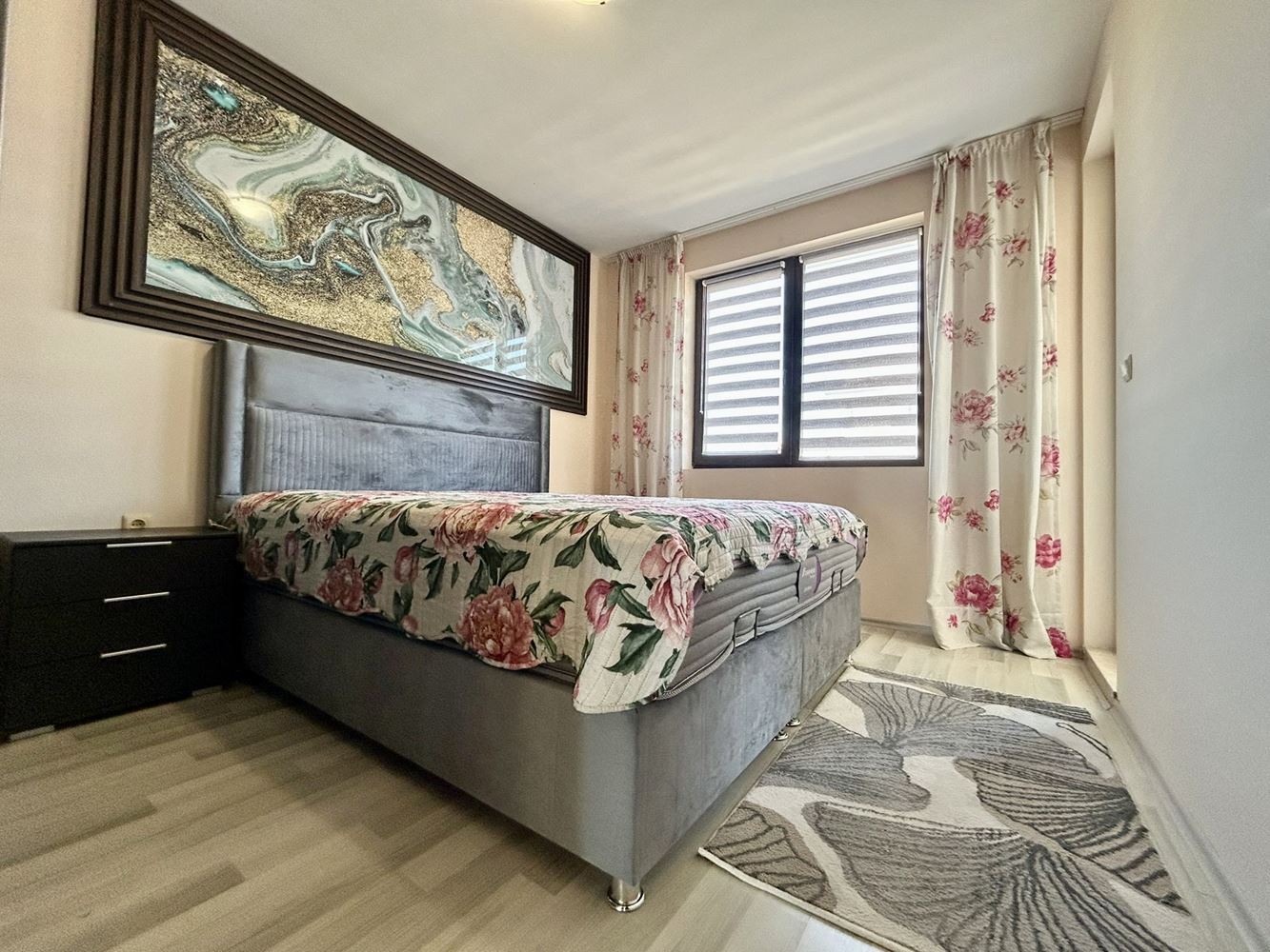 Просторен тристаен апартамент с впечатляваща морска панорама в комплекс в Несебър