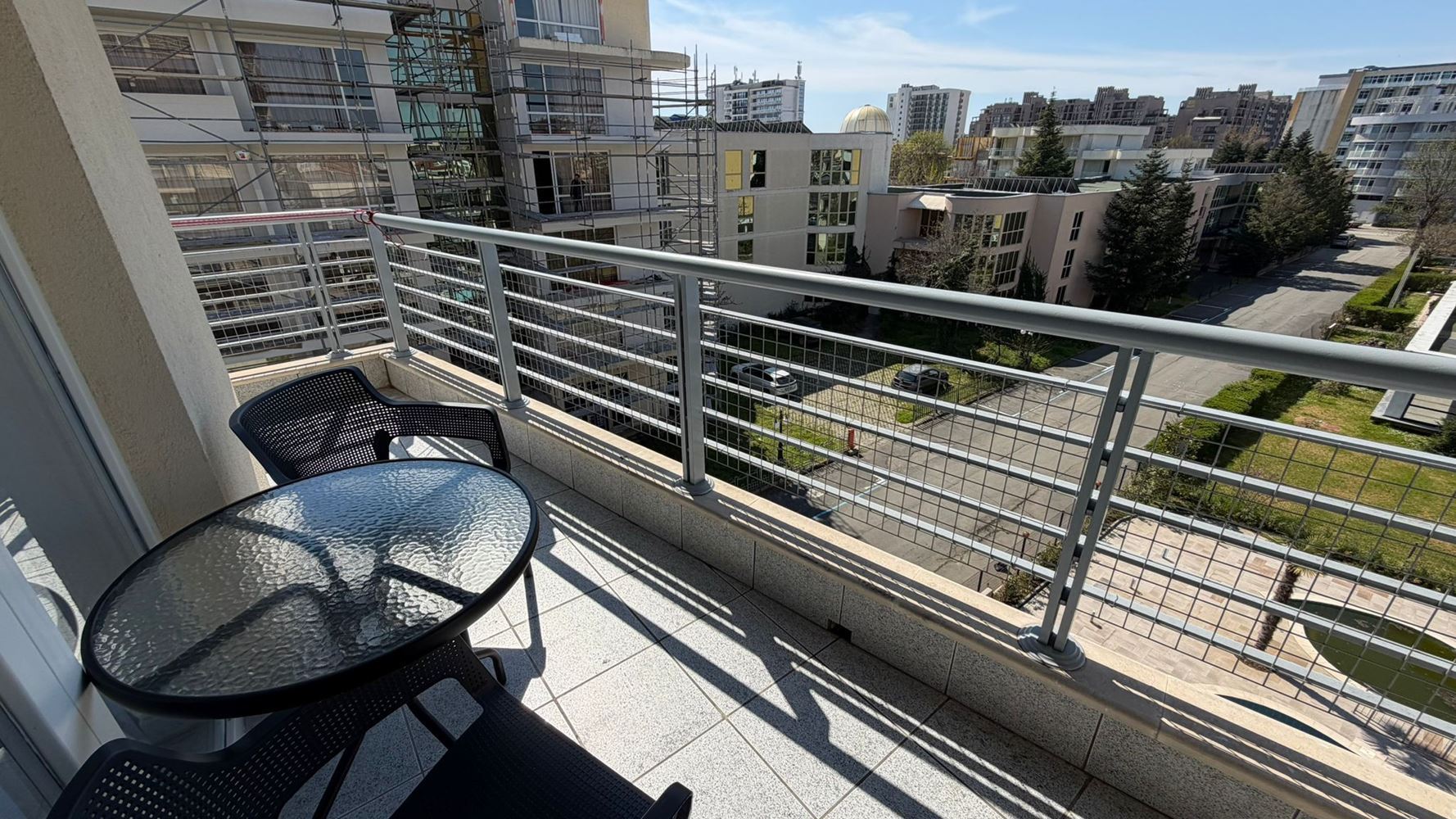 Просторен двустаен апартамент на 300 м от морето в Слънчев бряг – комфорт, сигурност и отлична инвестиция