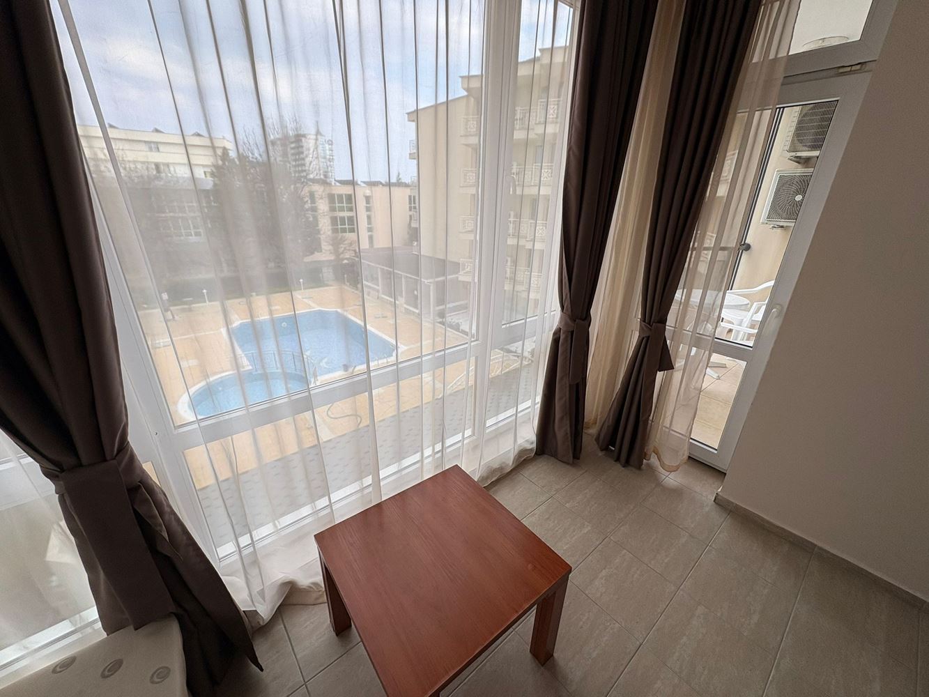 Просторен тристаен апартамент с отлични удобства и готов за нанасяне – перфектна инвестиция и комфортно жилище