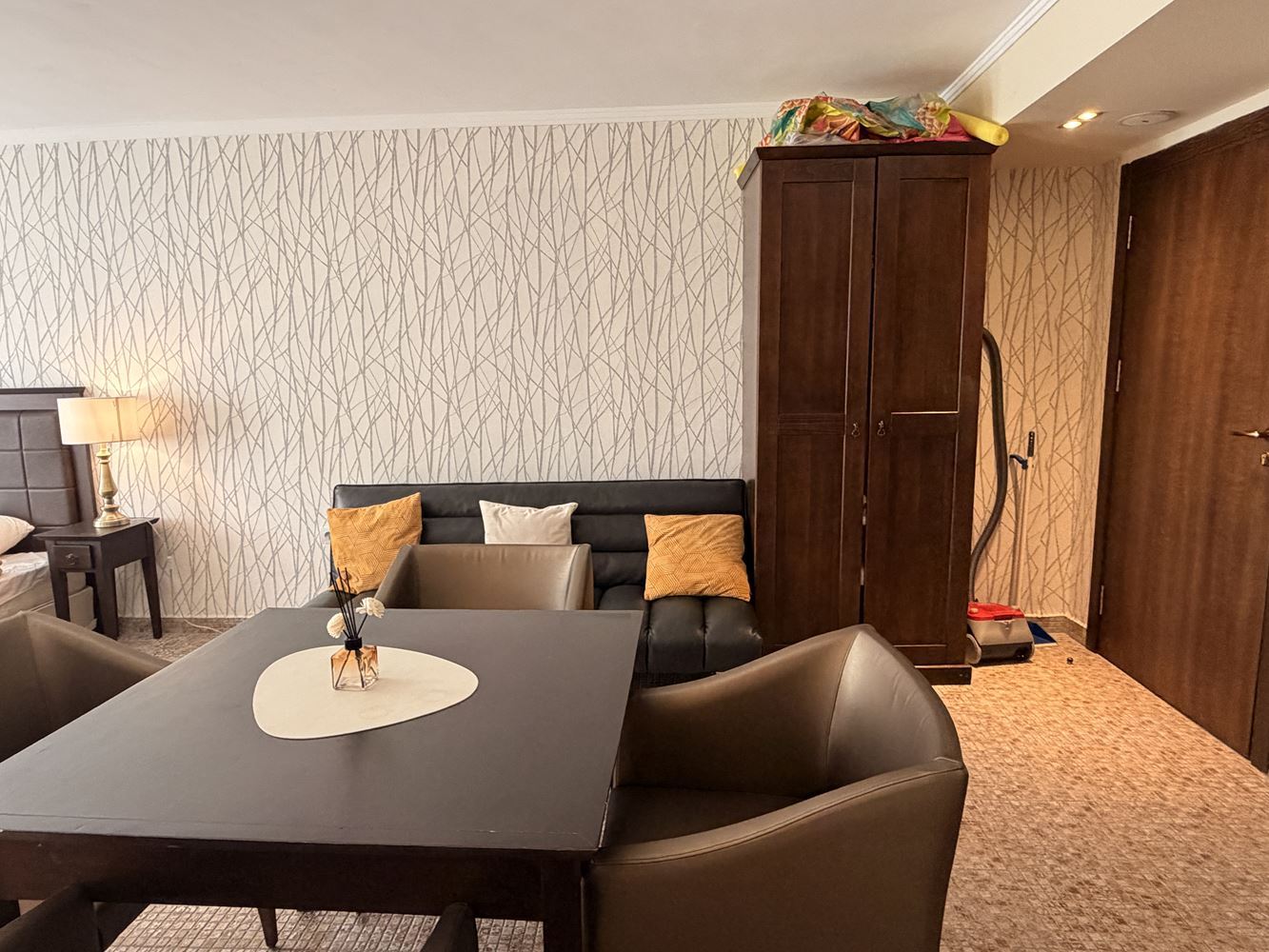 Ексклузивно студио с градина и директен достъп до басейн – на 100 м от морето в Слънчев бряг