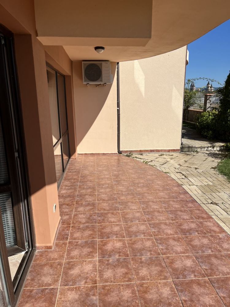 Обзаведен тристаен апартамент в комплекс в Равда, готов за нанасяне