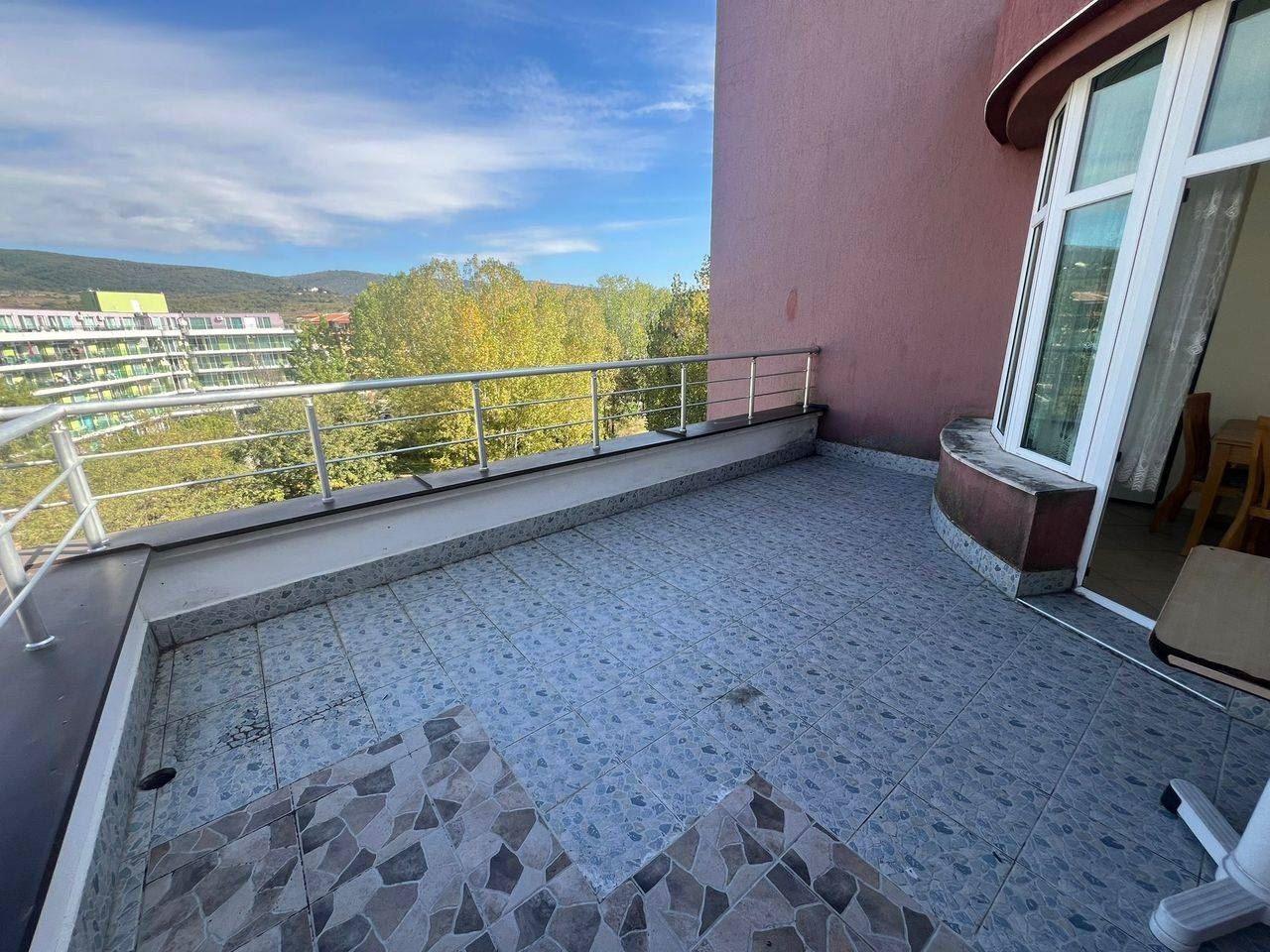 Просторен двустаен апартамент на Слънчев бряг – комфорт и простор в добре поддържан комплекс