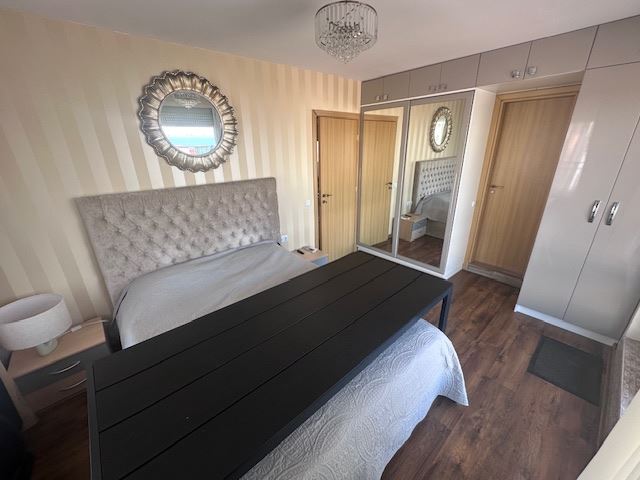 Пентхаус с панорамна морска гледка и собствен плажен достъп в Свети Влас