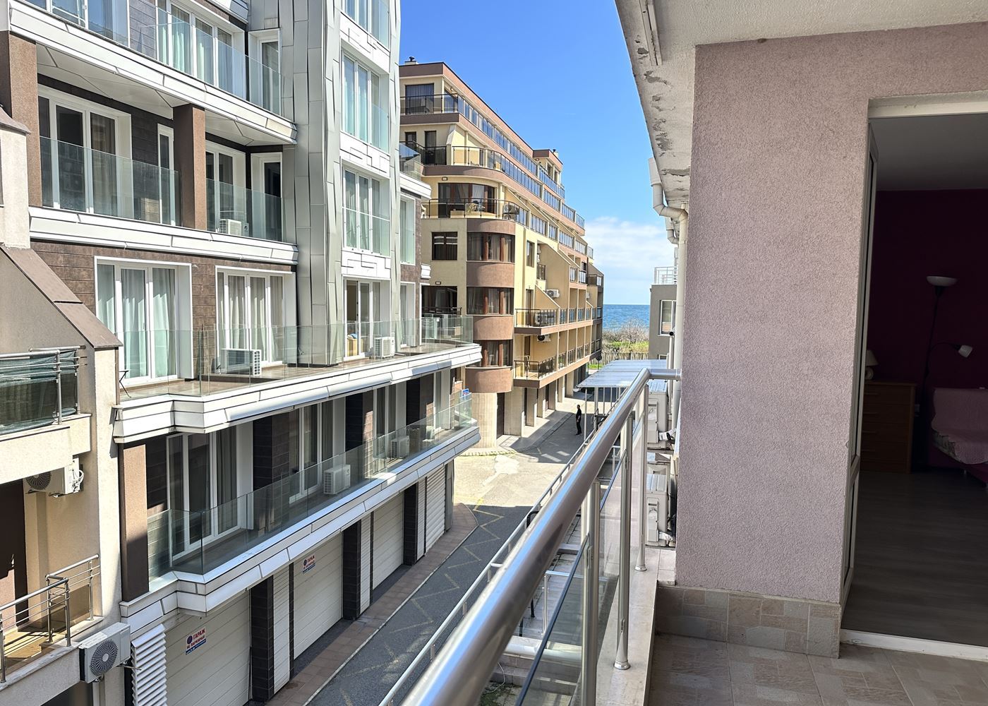 Двустаен апартамент на 100 м от плажа в Поморие – комфорт, удобство и морска гледка