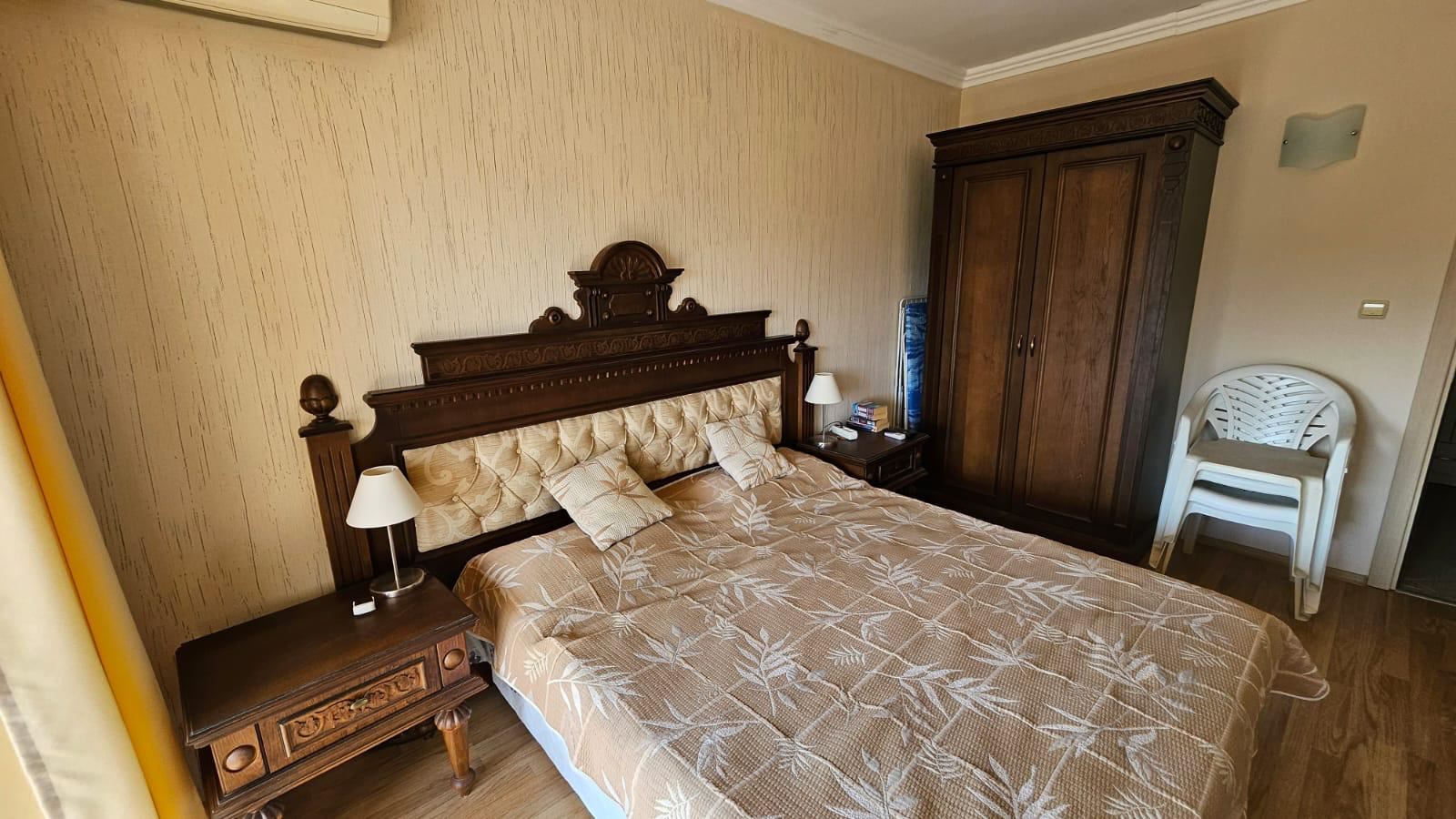 Просторен двустаен апартамент на първа линия море в Царево с пълно обзавеждане