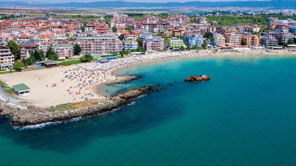 Двустаен апартамент със собствено дворче в Равда – само на 200 м от морето