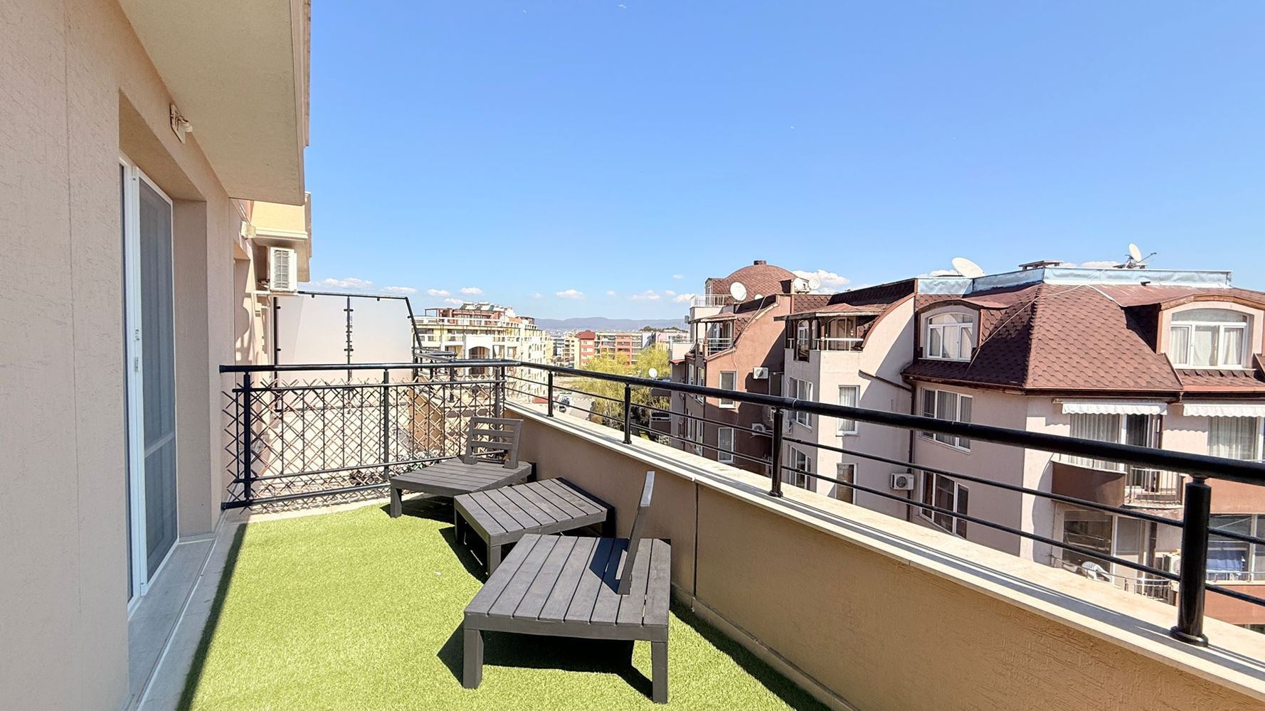 Луксозен мезонет с три спални в сърцето на Слънчев бряг – простор, стил и комфорт на две нива