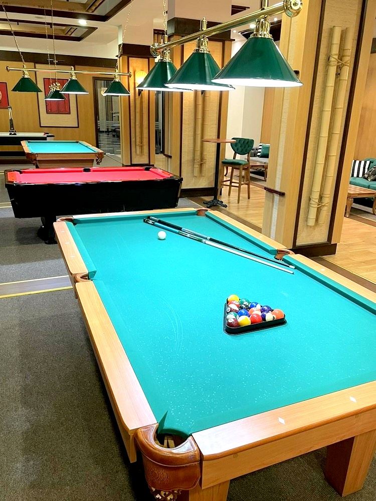 Просторен двустаен апартамент на първа линия в Равда – лукс, природа и впечатляваща гледка към басейна